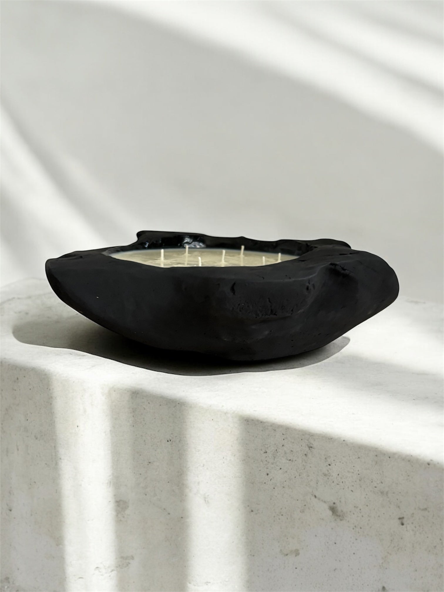 SOHO SANTAL - Extra Large Matte Black Candle